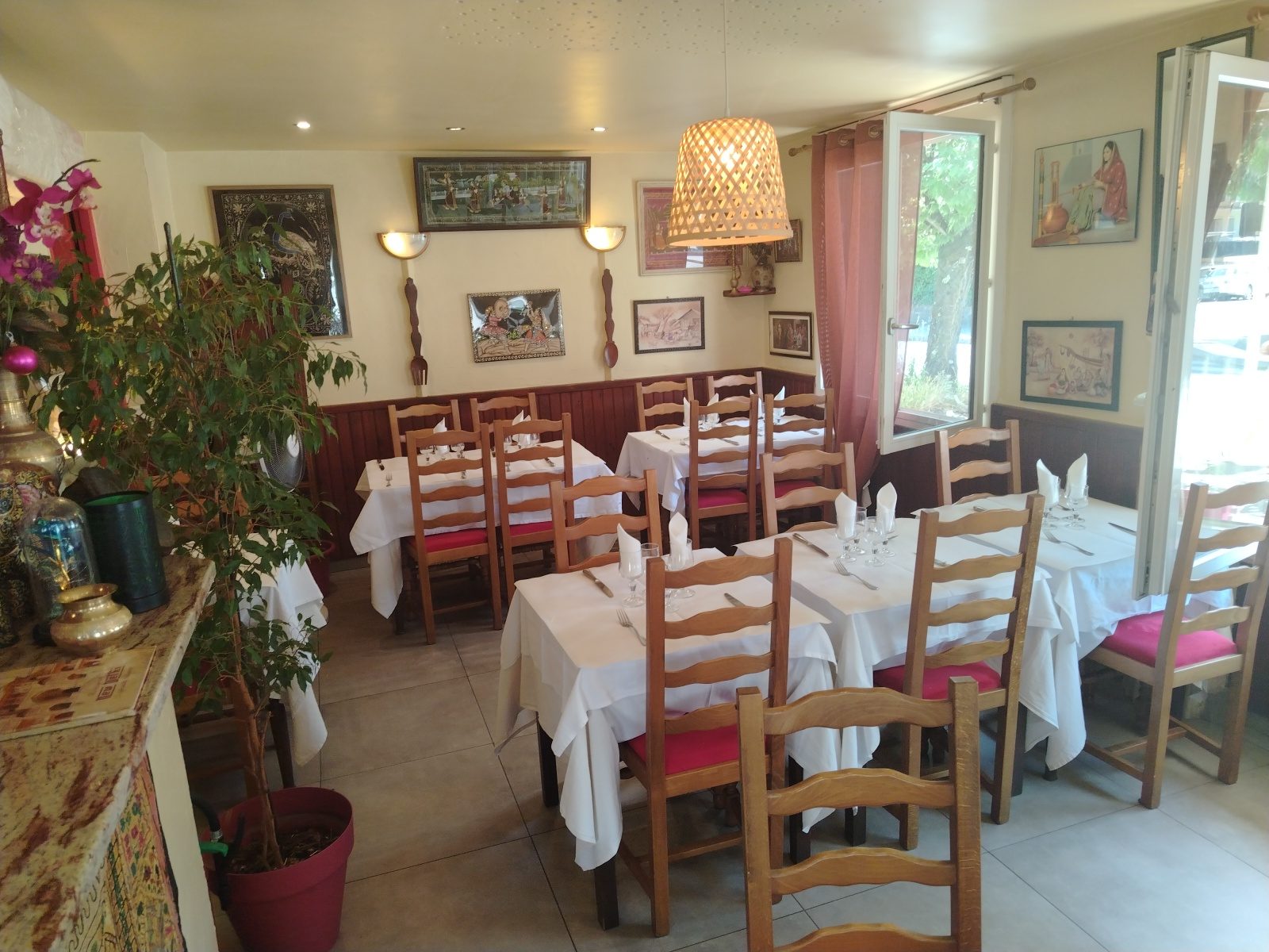 New Delhi Spécialités Indiennes, restaurant à Annecy