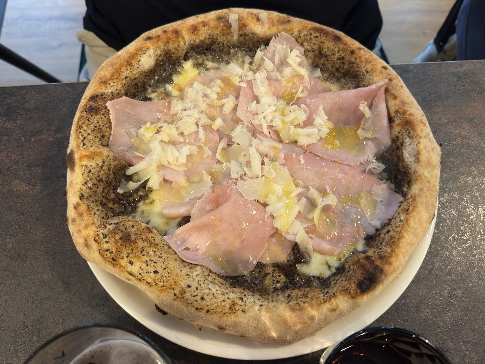 Scugnizzo, restaurant à Annecy